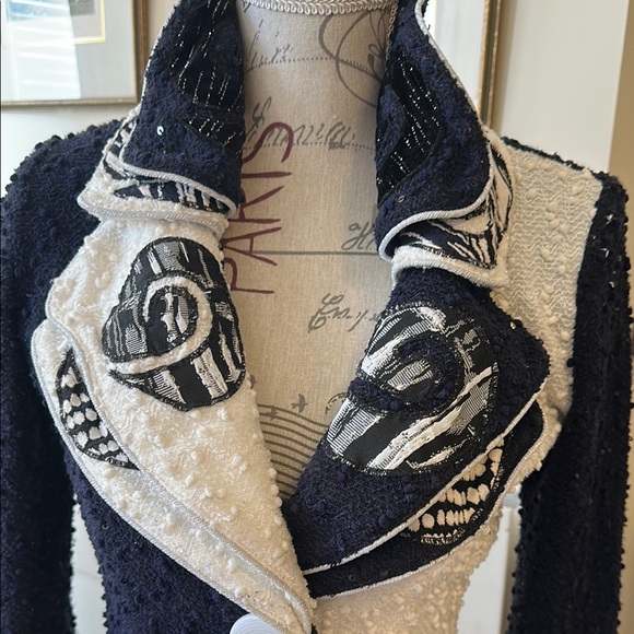 Stylish Blue and White Women's Jacket - Picture 4 of 6